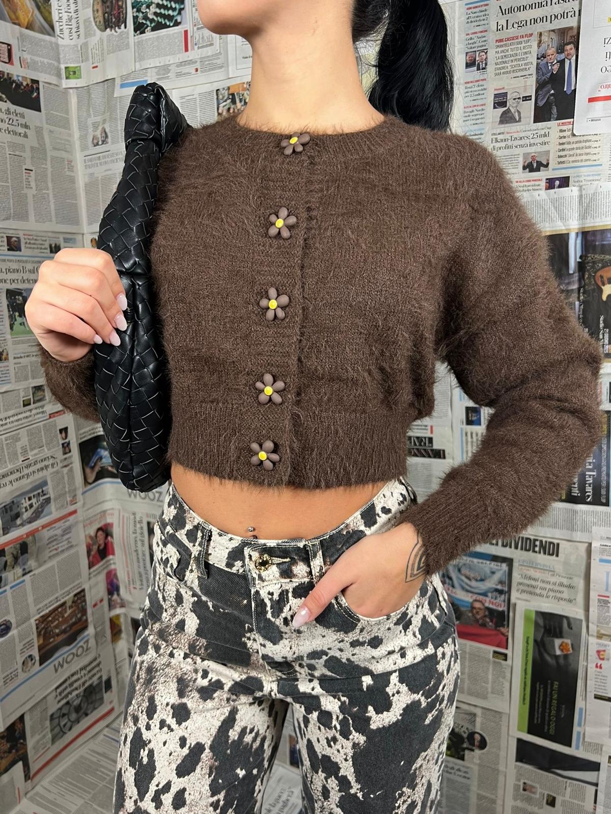 Cardigan crop daisy