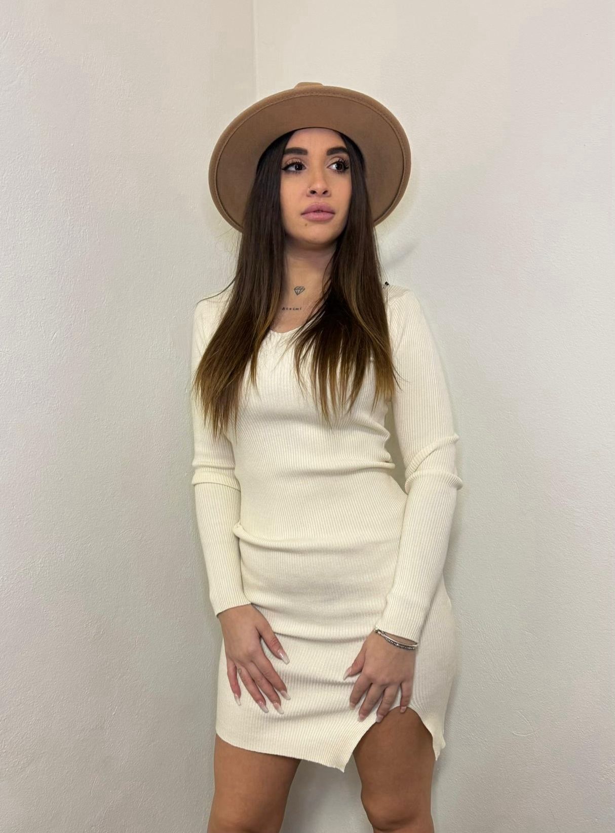 cappello con fibbia